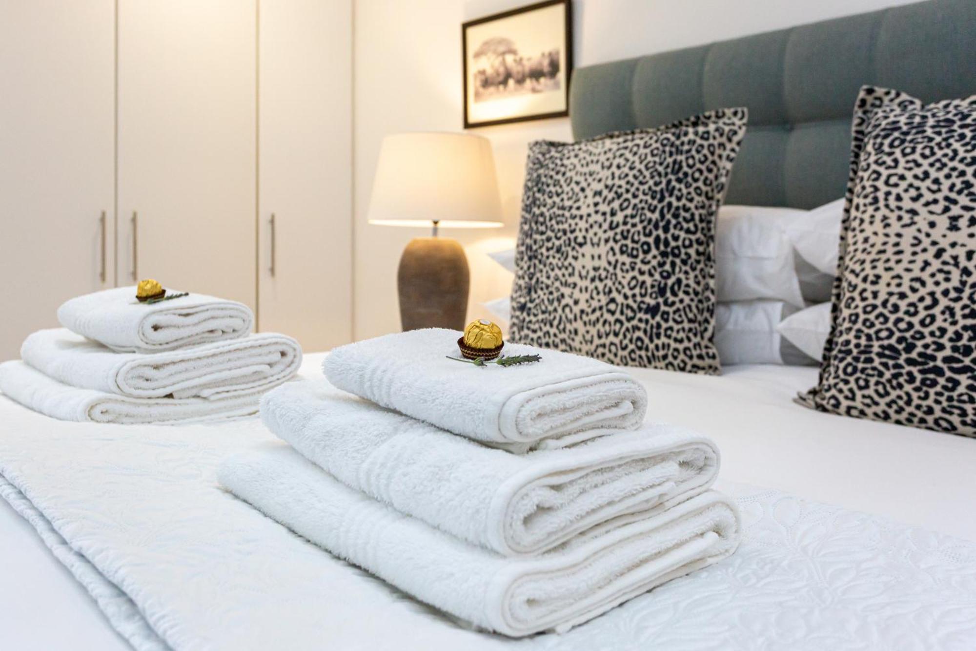 Pictures Guest House Boutique Hotel Оудсхорн Экстерьер фото