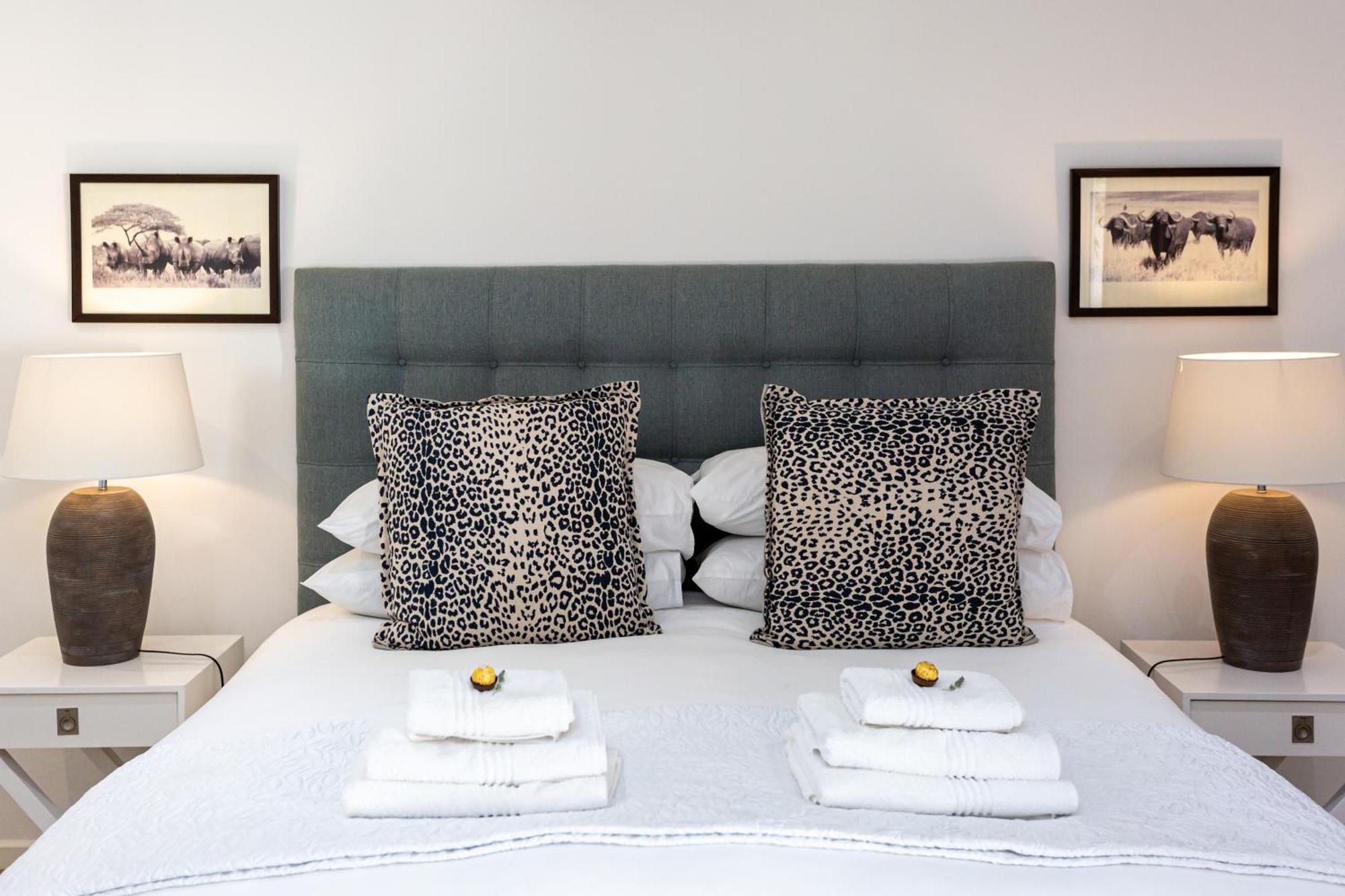 Pictures Guest House Boutique Hotel Оудсхорн Экстерьер фото
