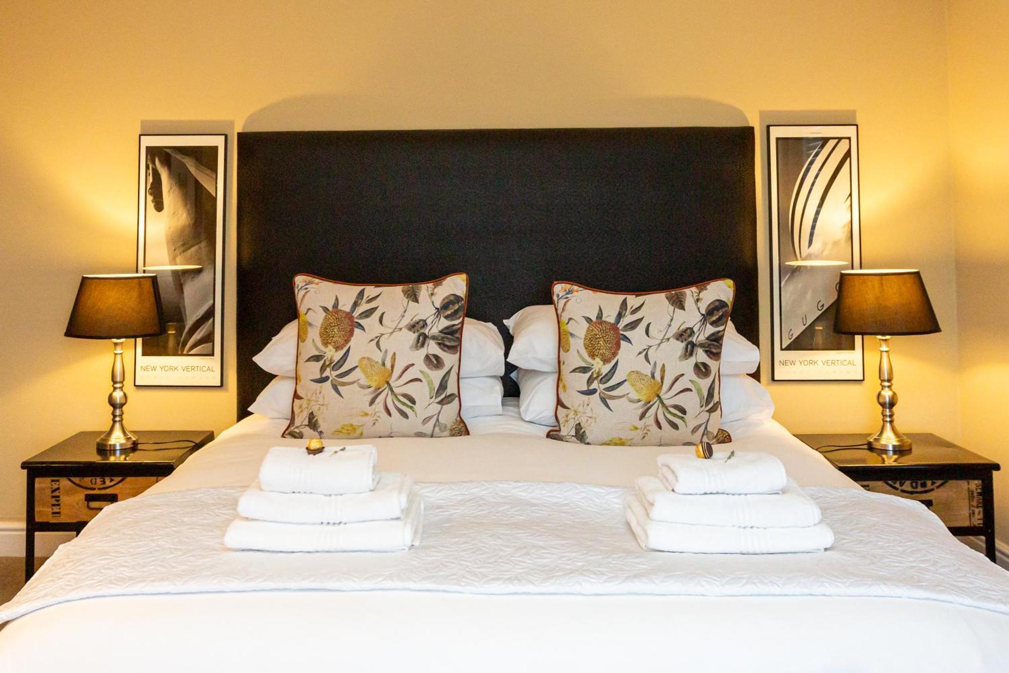 Pictures Guest House Boutique Hotel Оудсхорн Экстерьер фото