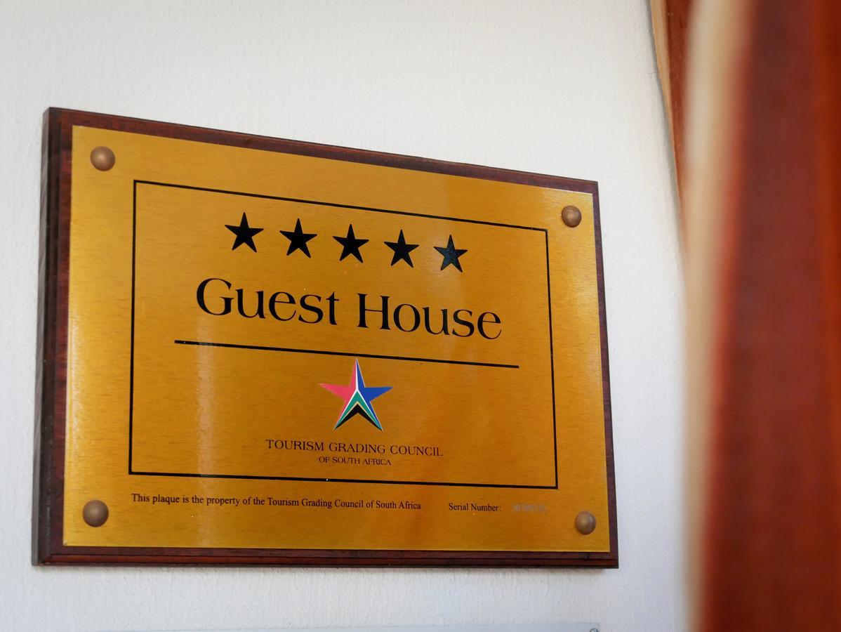 Pictures Guest House Boutique Hotel Оудсхорн Экстерьер фото